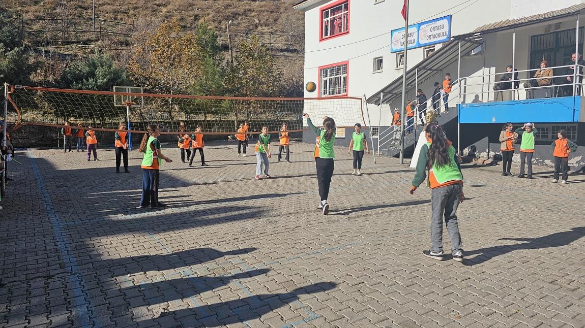 Okulumuzda Spor Rüzgarı: Futbol ve Voleybol turnuvaları Kesti