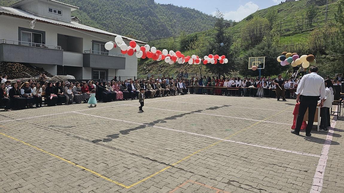 Geleceğin Teminatı Çocuklarımız 23 Nisan'ı Coşkuyla Kutladı